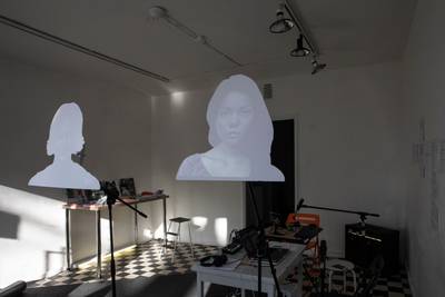 Producing and Practicing Presence. Digital Commoning Practices in Oksasenkatu 11.