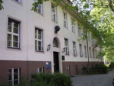 On the Limits and Possibilities of Decolonising Universities