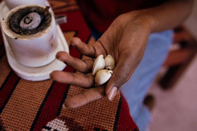 “Wadie”, that Hassan brought from Khartoum, is used to tell fortunes during coffee ceremonies.