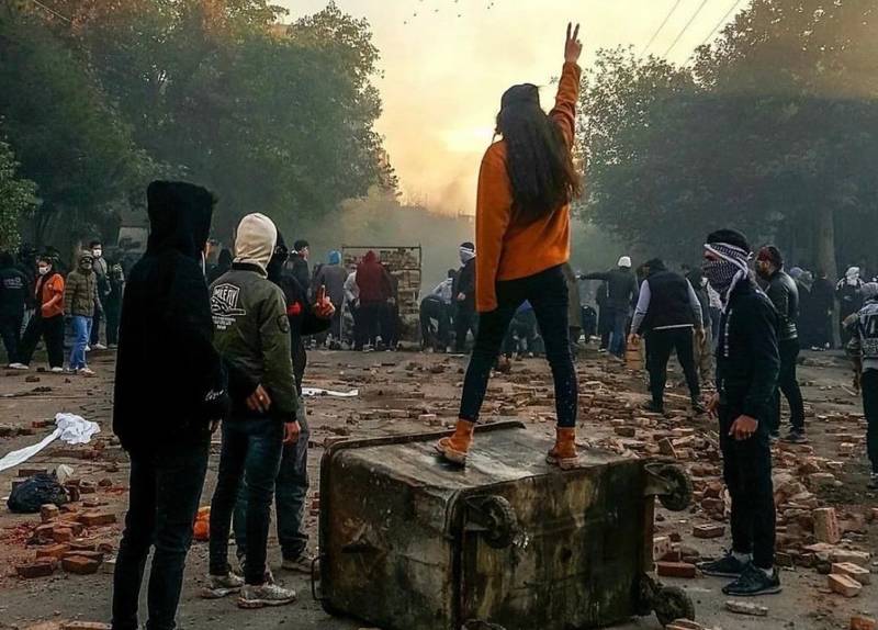 People protesting in September 2022, Tehran, Iran