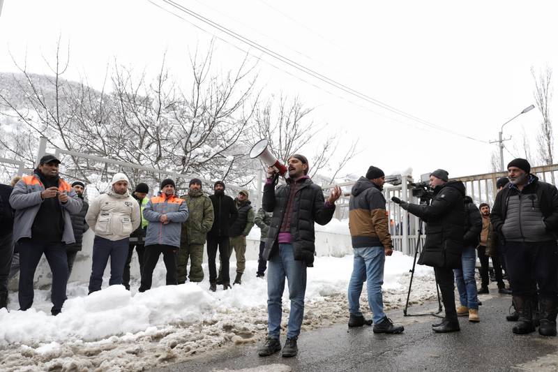 Shavarsh Margaryan addressing fellow workers on strike, February 2025