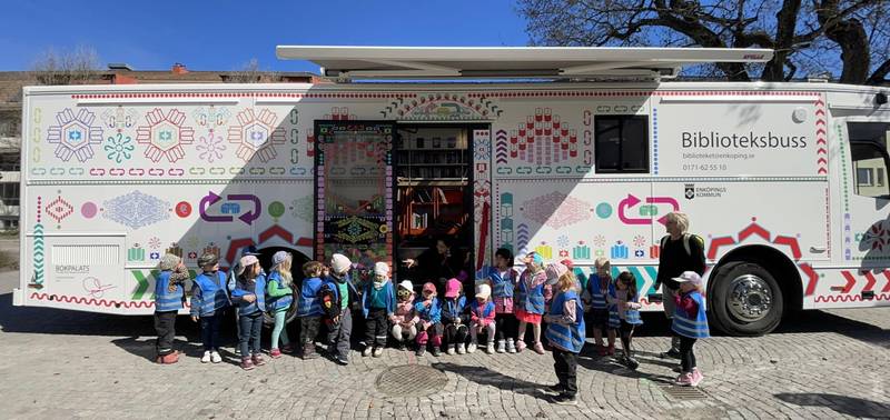 Saadia Hussain, *Bokplats – en plats för mångas berättelser*, Enköping, 2022