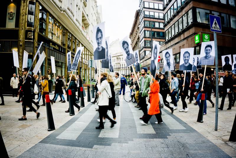 Gladness Demo, a restaging of Endre Tót’s Gladness demonstrations of the 70s, 2017. Copyright: OFF-Biennale Budapest Archive